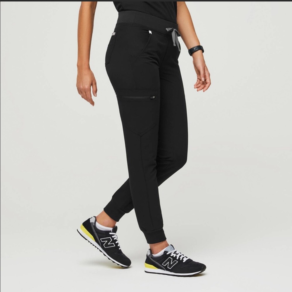 FIGS Zamora Jogger Black Scrub Pants